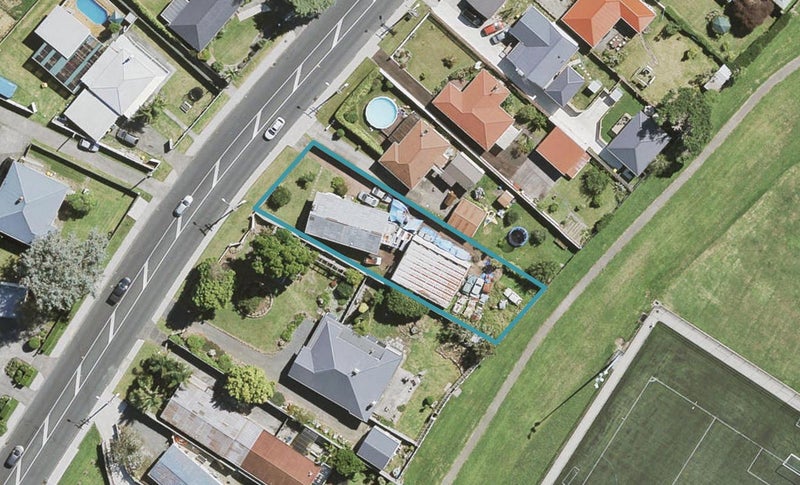 98 Seymour Road, Sunnyvale, Auckland - Carousel 1