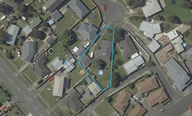 8 Rimu Place, Cloverlea, Palmerston North - Carousel 1