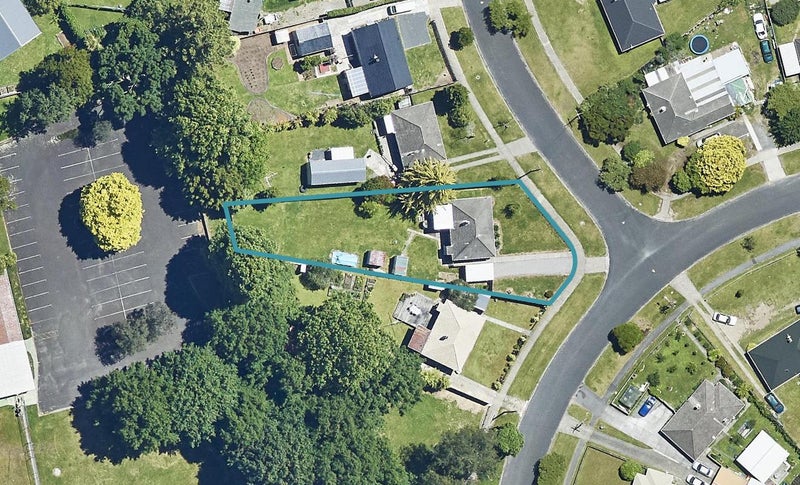 2 Kauri Street, Hillcrest, Rotorua - Carousel 1