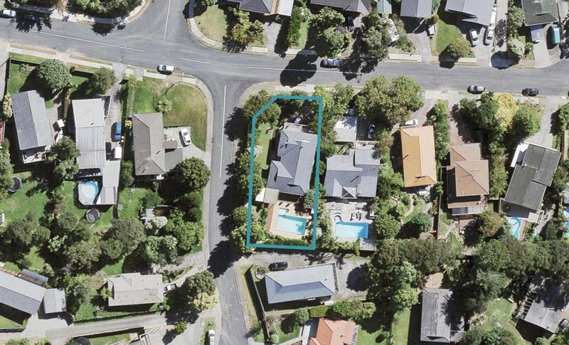 17 Puketitiro Street, Glen Eden, Auckland - Carousel 1