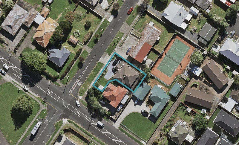 1 Central Avenue, Papatoetoe, Auckland - Carousel 1