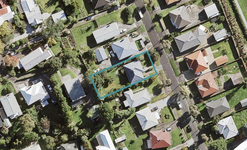 20 Whittle Place, New Windsor, Auckland - Carousel 1