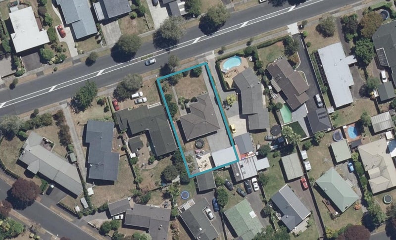 12 Glen Lynne Avenue, Queenwood, Hamilton - Carousel 1