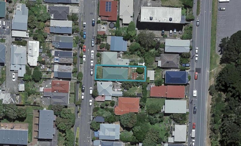 15 Edinburgh Terrace, Berhampore, Wellington - Carousel 1