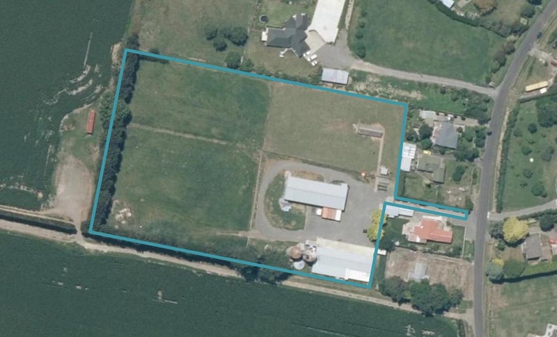 27A The Loop, Meeanee, Napier - Carousel 1