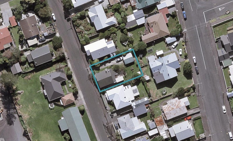 7 Henui Street, Strandon, New Plymouth - Carousel 1