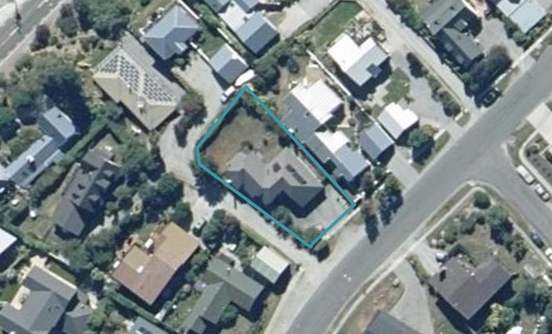 8 Oregon Drive, Kelvin Heights, Queenstown - Carousel 1