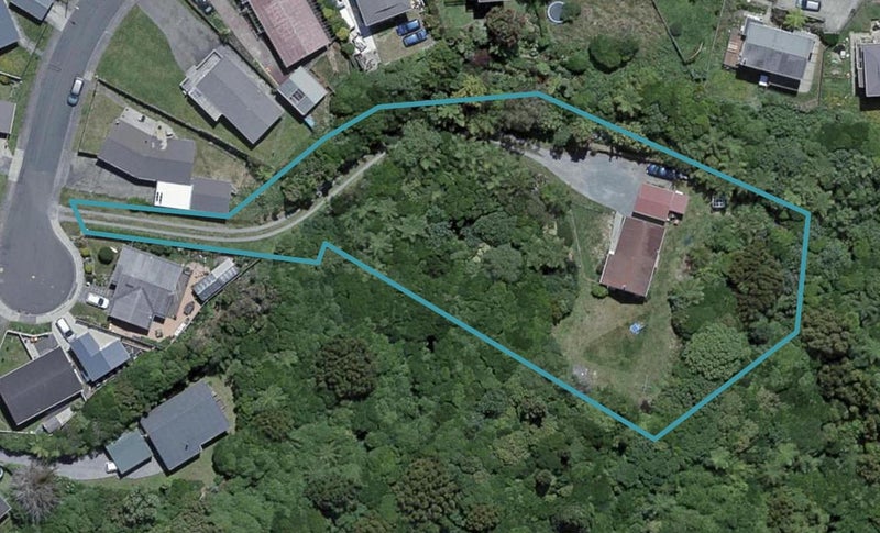 15 Evesham Place, Newlands, Wellington - Carousel 1