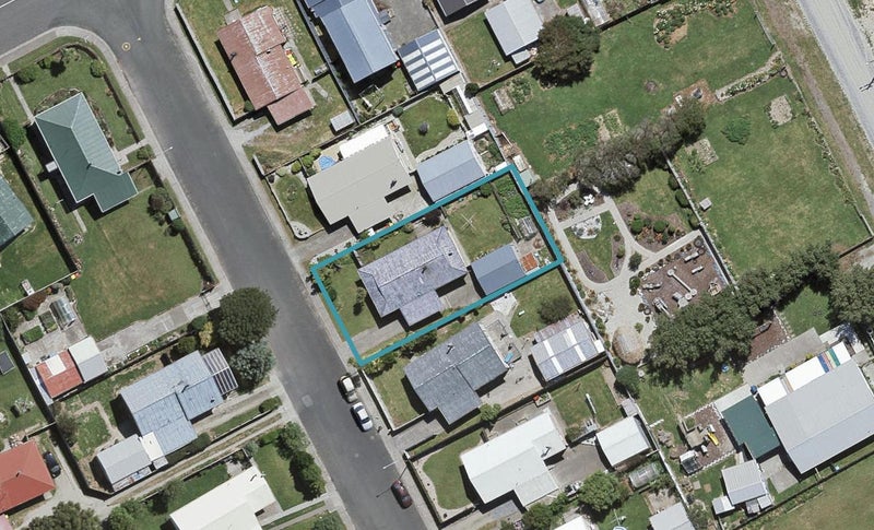 8 Ottrey Street, Clifton, Invercargill - Carousel 1