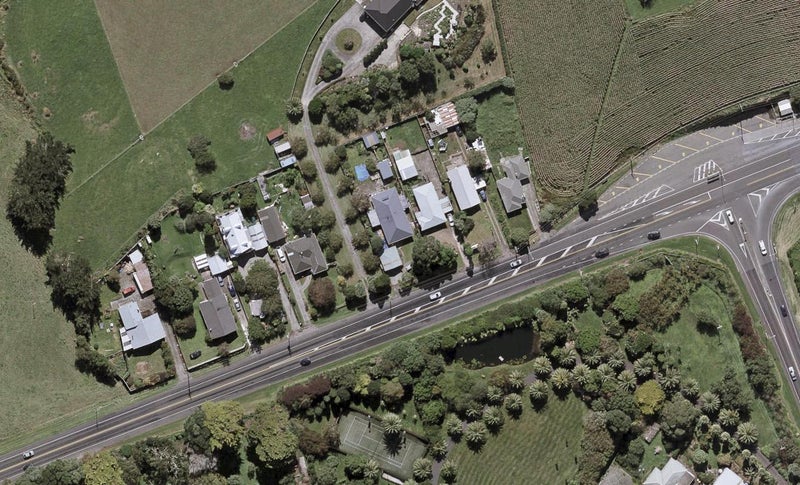 1261 Devon Road, Sentry Hill, New Plymouth - Carousel 1