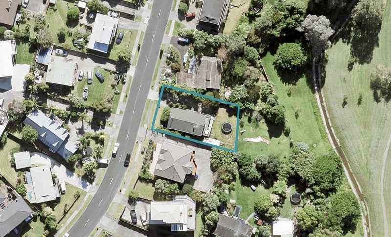 26 Polkinghorne Drive, Manly, Whangaparaoa - Carousel 1