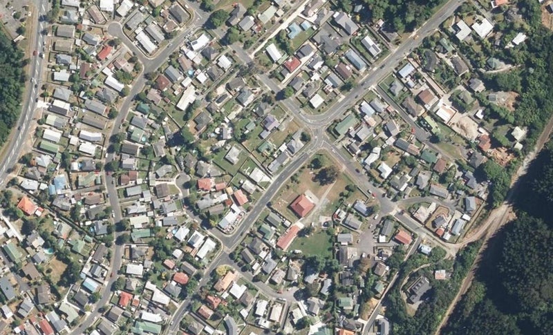 2/79 Hillside Drive, Maoribank, Upper Hutt - Carousel 1