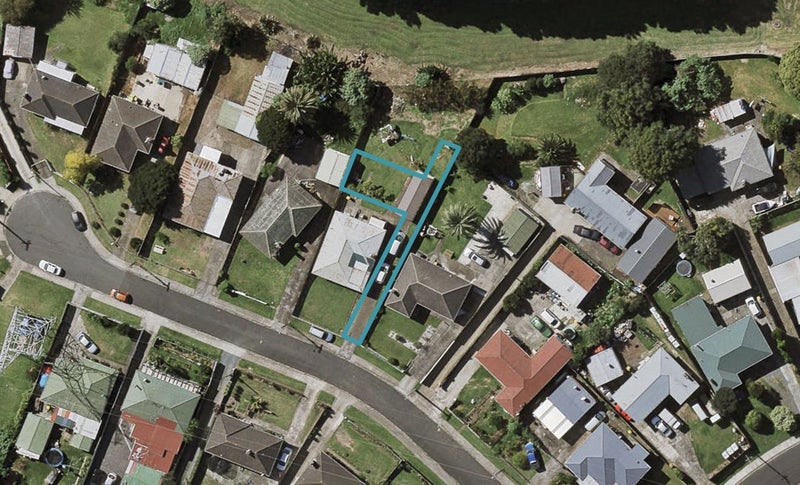9D Julian Place, Ōtara, Auckland - Carousel 1