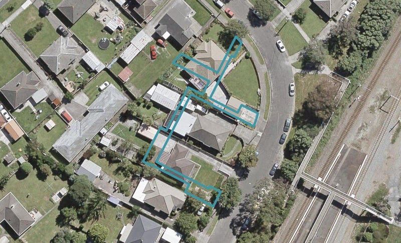 4/8 Rainey Grove, Taita, Lower Hutt - Carousel 1
