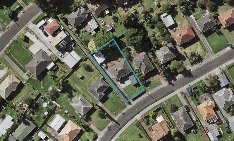 11 Tunis Road, Panmure, Auckland - Carousel 1