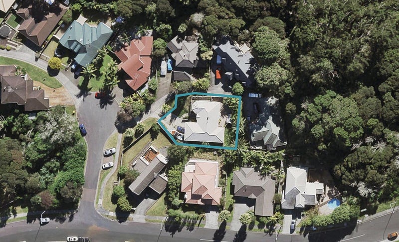 5 Daldys Bush Lane, Bayview, Auckland - Carousel 1