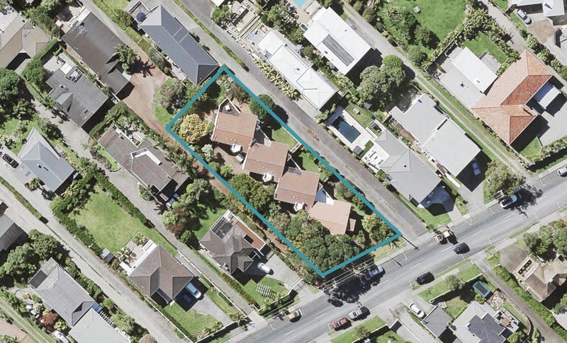 2/140 Aberdeen Road, Campbells Bay, Auckland - Carousel 1