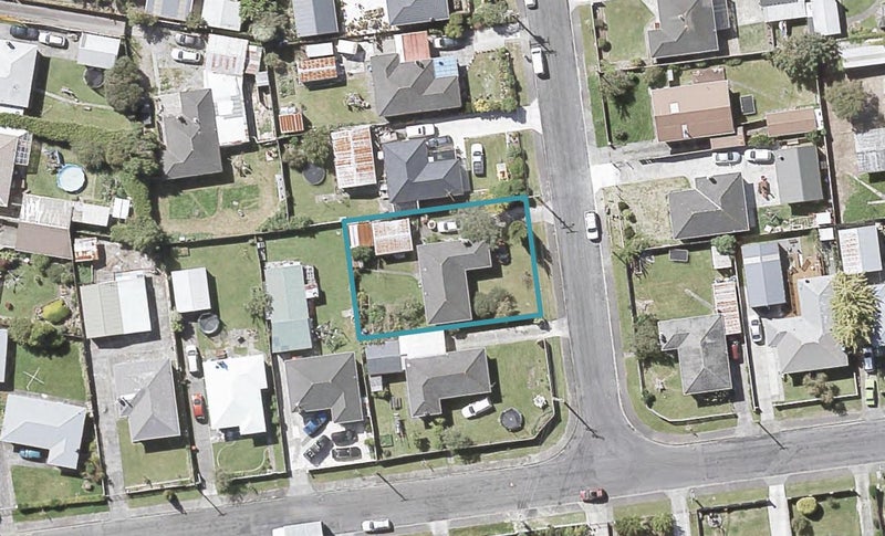 3 Roberts Street, Wainuiomata, Lower Hutt - Carousel 1