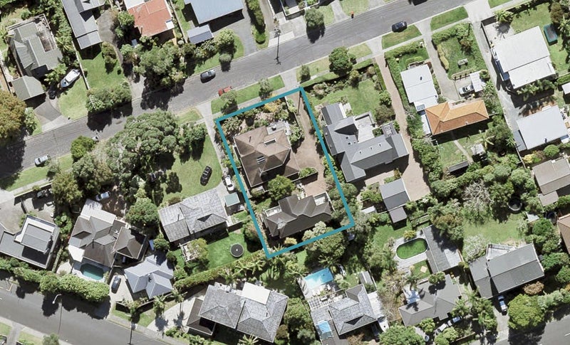 2/14 Wairere Road, Torbay, Auckland - Carousel 1