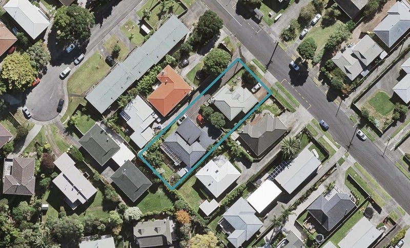 1/14 Beatrice Avenue, Hillcrest, Auckland - Carousel 1