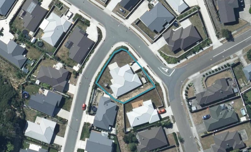 1 Moonsail Drive, Paremata, Porirua - Carousel 1