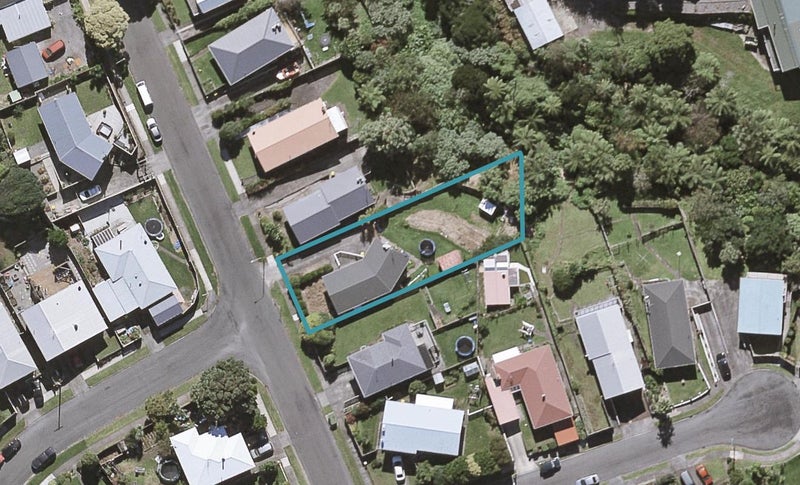 54 Rosendale Avenue, Spotswood, New Plymouth - Carousel 1