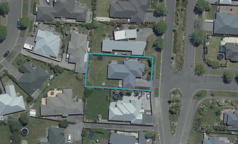 11 Riverwood Boulevard, Redwood, Christchurch - Carousel 1
