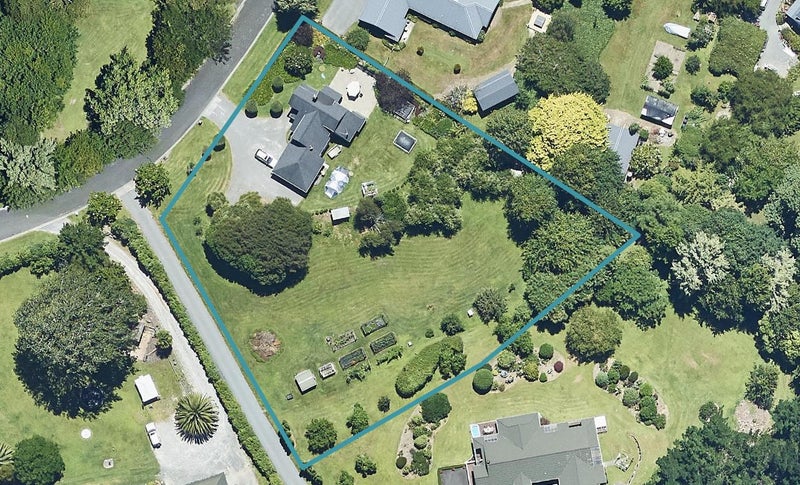 12 Brianell Valley Road, Pyes Pa, Tauranga - Carousel 1