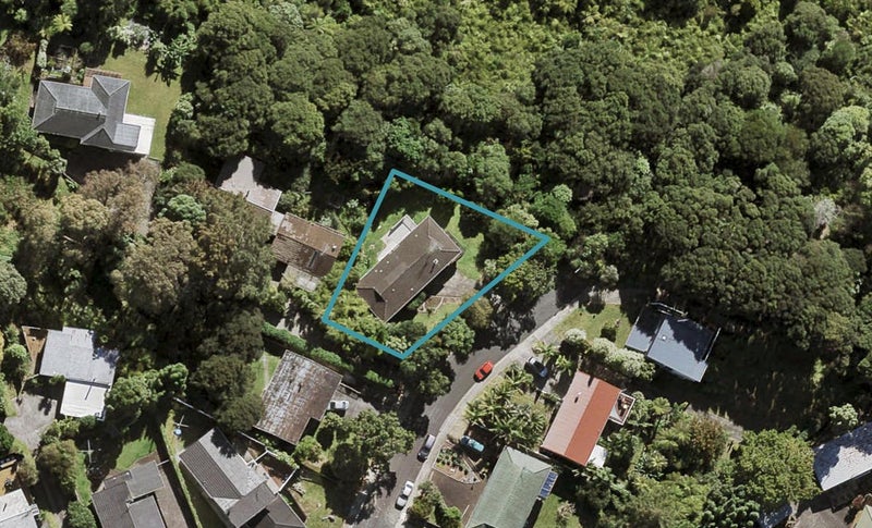 10 Odette Road, Totara Vale, Auckland - Carousel 1