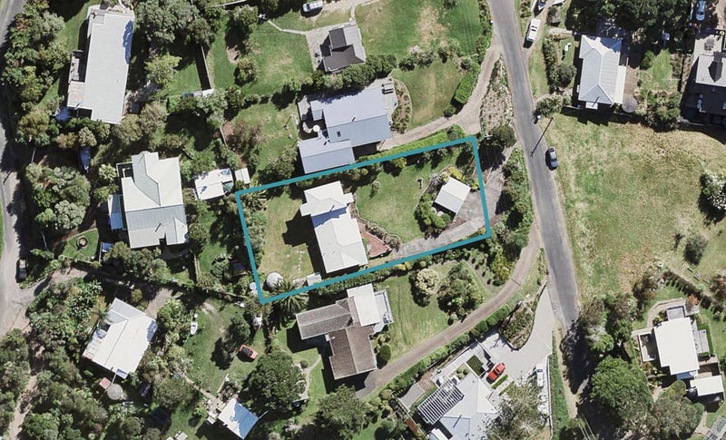 49 Tiri Road, Oneroa, Waiheke Island - Carousel 1