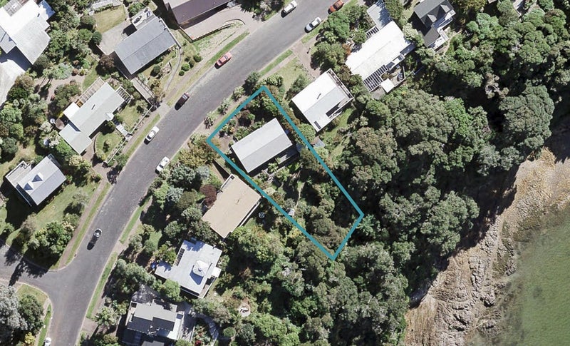 10 Kennedy Point Road, Surfdale, Waiheke Island - Carousel 1
