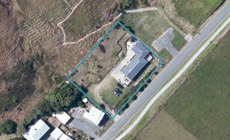 174 Newcastle Street, Māhia - Carousel 1