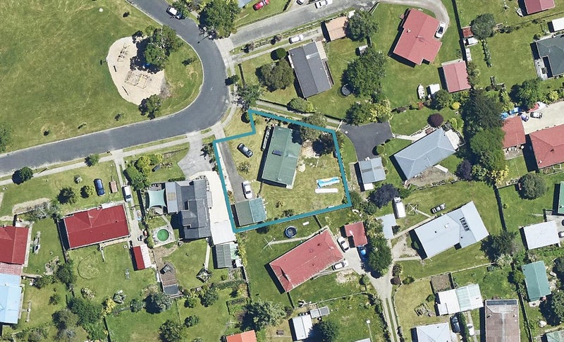 15 Chapman Place, Fairy Springs, Rotorua - Carousel 1