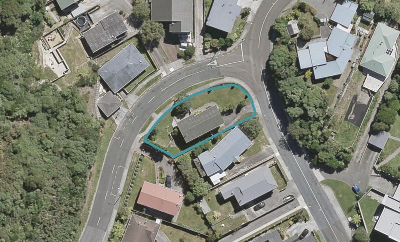 82 Mulberry Street, Normandale, Lower Hutt - Carousel 1