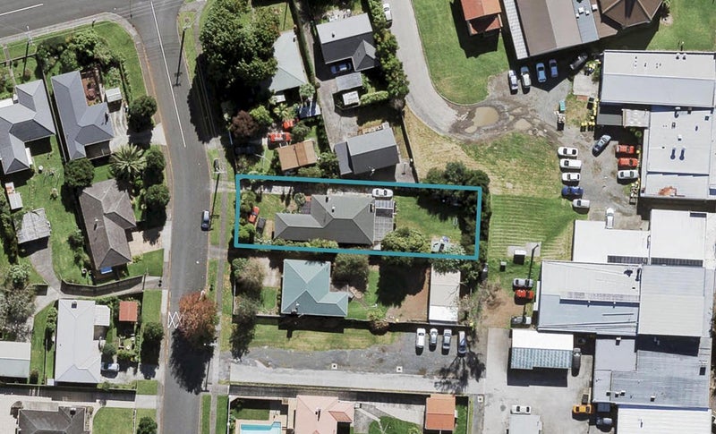 27 Peachgrove Road, Te Atatu Peninsula, Auckland - Carousel 1