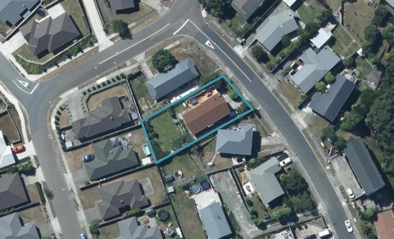 4 Thimble Lane, Whitby, Porirua - Carousel 1