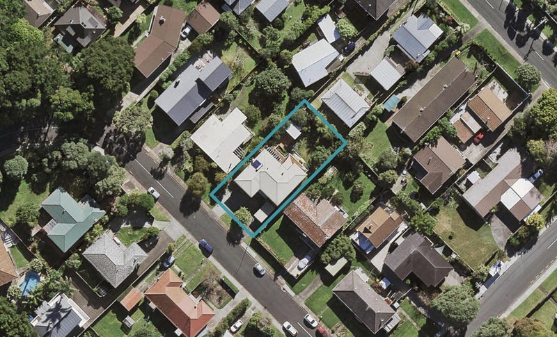 7 Stanaway Street, Hillcrest, Auckland - Carousel 1