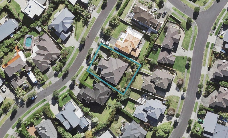 8 Rangi Avenue, Schnapper Rock, Auckland - Carousel 1
