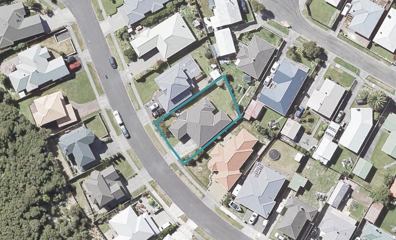 16 Kawatiri Grove, Wainuiomata, Lower Hutt - Carousel 1