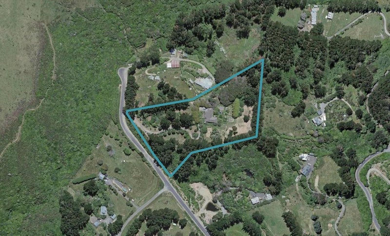 10 Hillcroft Road, Horokiwi, Wellington - Carousel 1