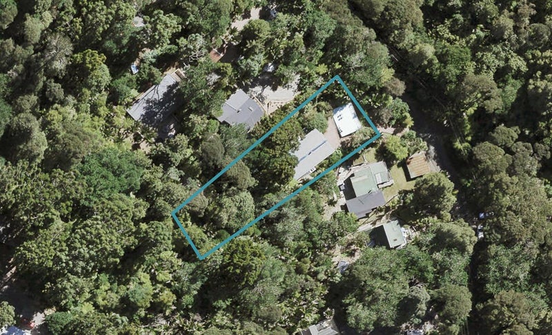 20 Mahoe Road, Titirangi, Auckland - Carousel 1