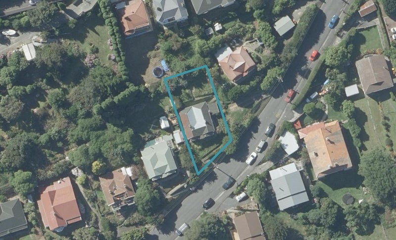 13 Adderley Terrace, Ravensbourne, Dunedin - Carousel 1