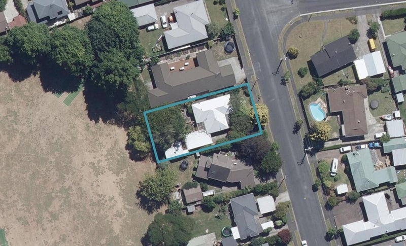 10 Berkley Avenue, Hillcrest, Hamilton - Carousel 1