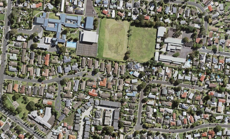 1/35 Ti Nana Crescent, Henderson, Auckland - Carousel 1