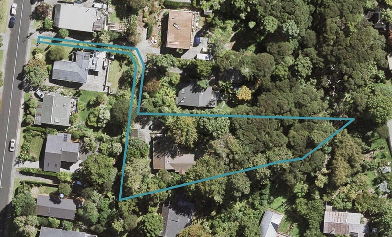 63 Daffodil Street, Titirangi, Auckland - Carousel 1