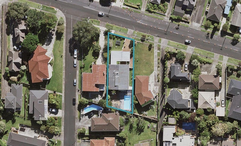 52 Raleigh Road, Northcote, Auckland - Carousel 1