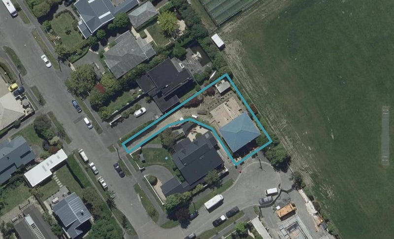2/35 St Andrews Square, Strowan, Christchurch - Carousel 1