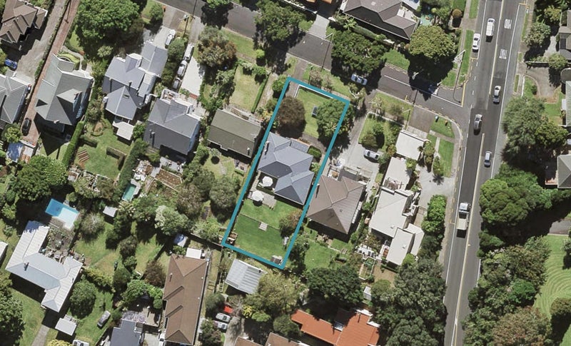 6 Marie Avenue, Hillsborough, Auckland - Carousel 1