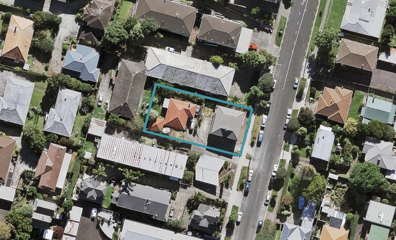 5 Kingsway Avenue, Sandringham, Auckland - Carousel 1
