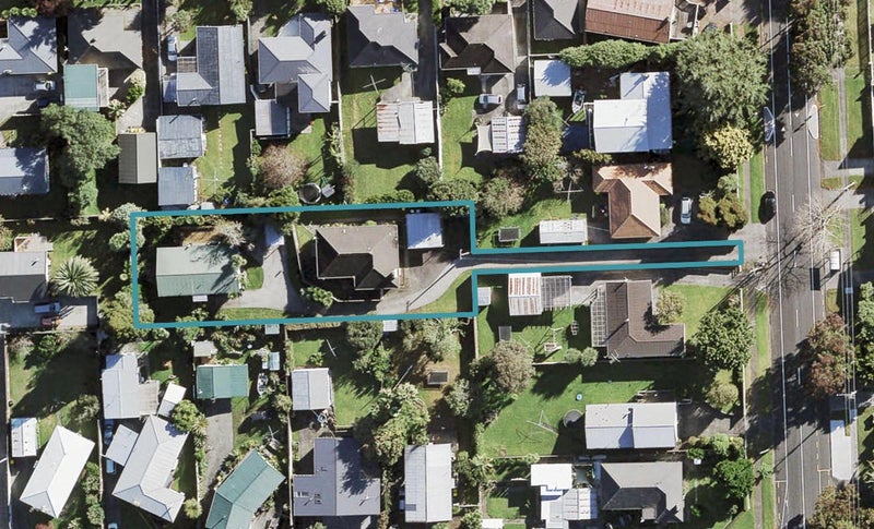 2/91A Beach Road, Te Atatu Peninsula, Auckland - Carousel 1